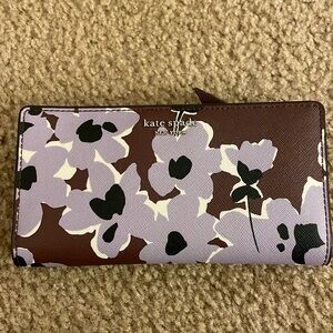 Kate Spade bifold wallet